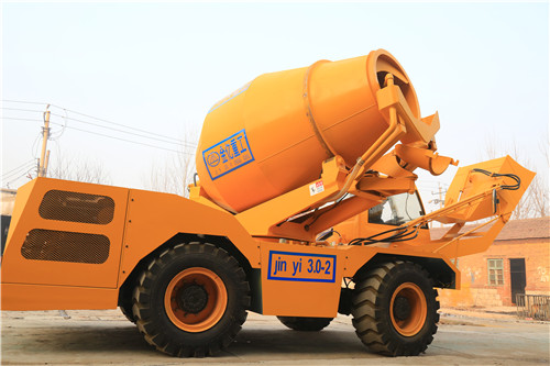 混凝土攪拌車(chē)的安全駕駛心得 混凝土攪拌車(chē)的安全駕駛心得